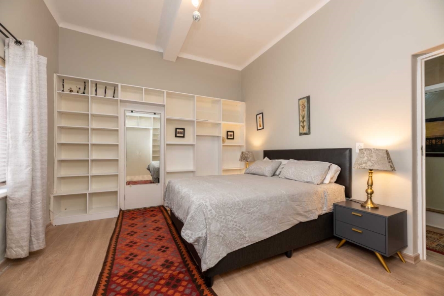 2 Bedroom Property for Sale in Sea Point Western Cape